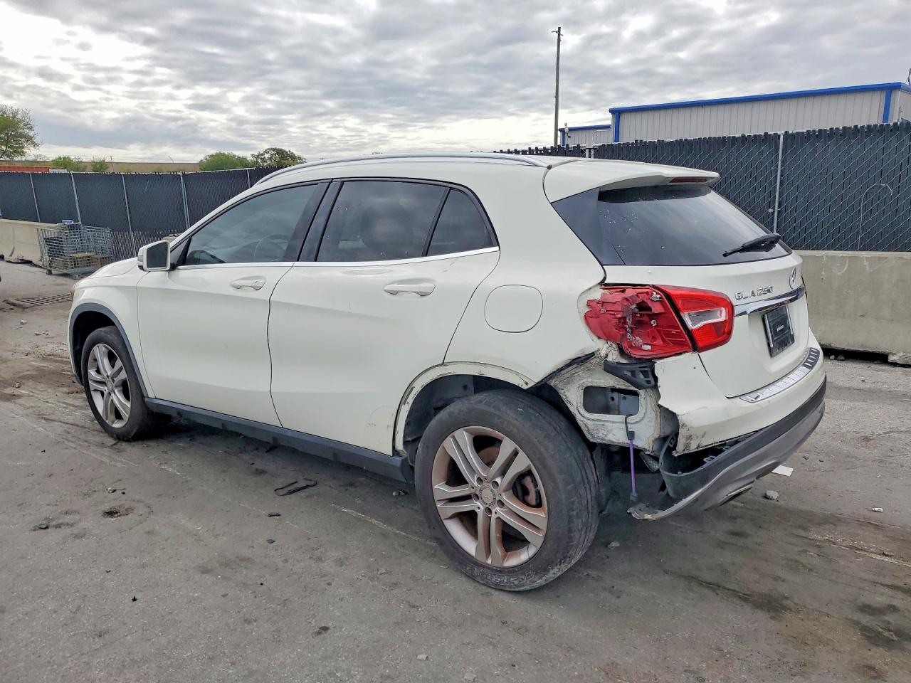 Mercedes-Benz GLA 250 4matic