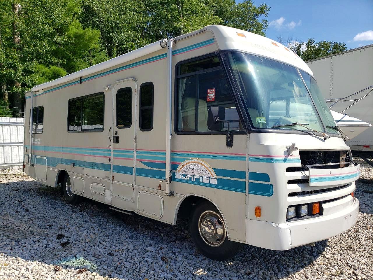 Salvage Winnebago Motorhome Image