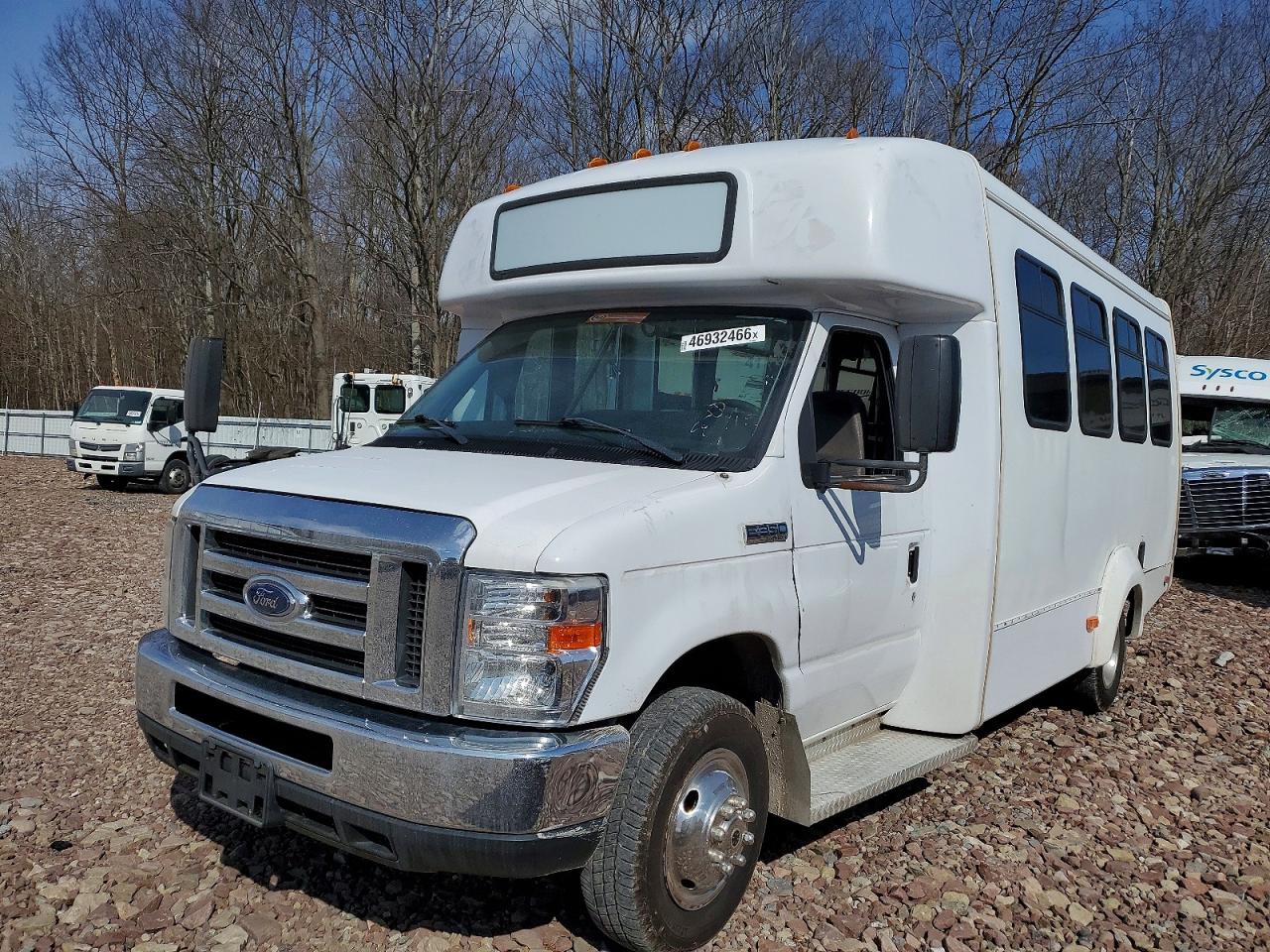 Ford Econoline E350 Super Duty Cutaway Van