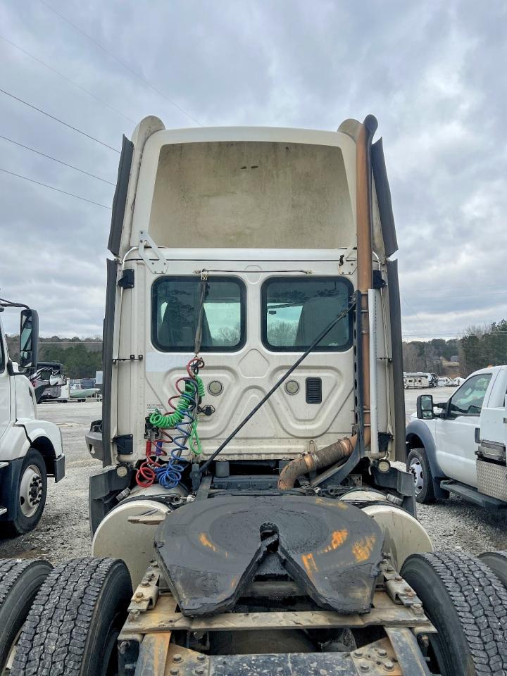 Freightliner Cascadia 1