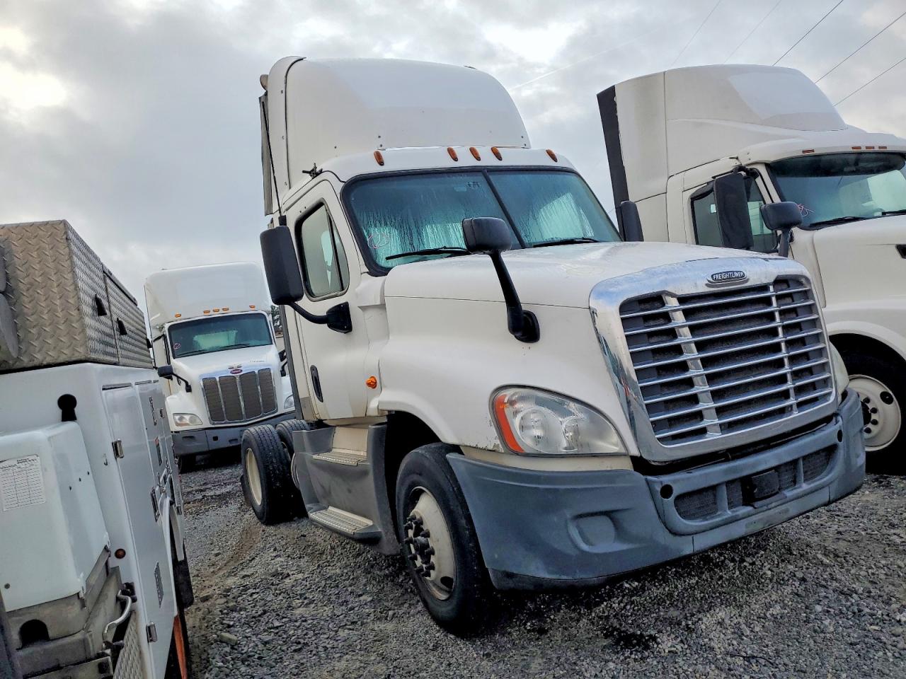 Salvage Freightliner Cascadia 1 Image