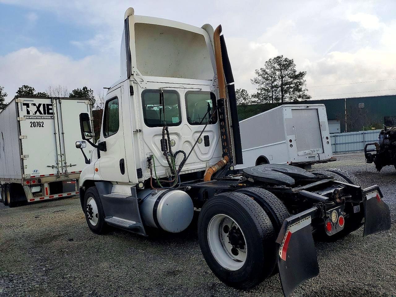 Freightliner Cascadia 1