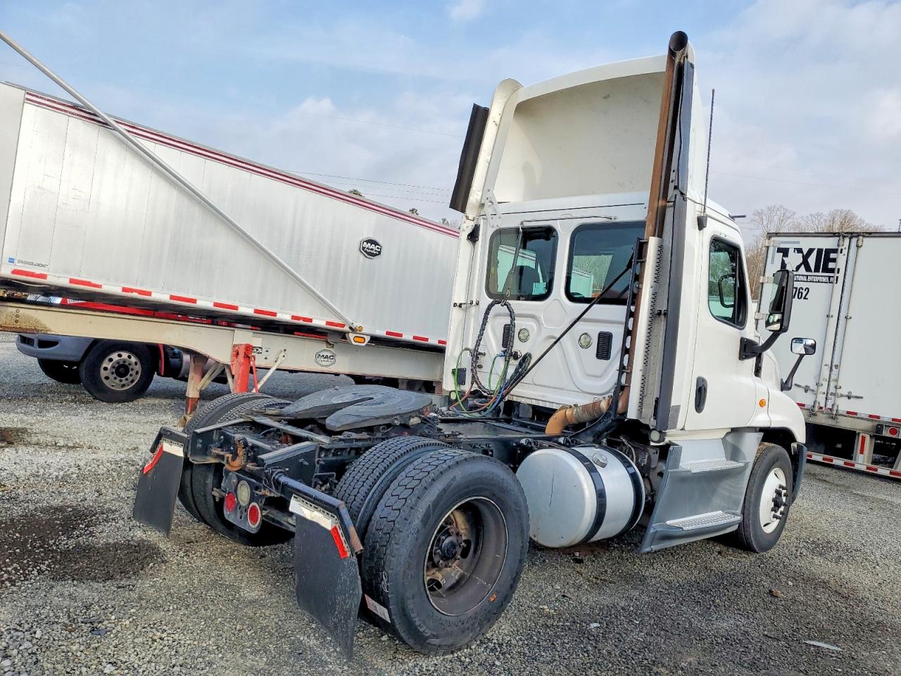 Freightliner Cascadia 1