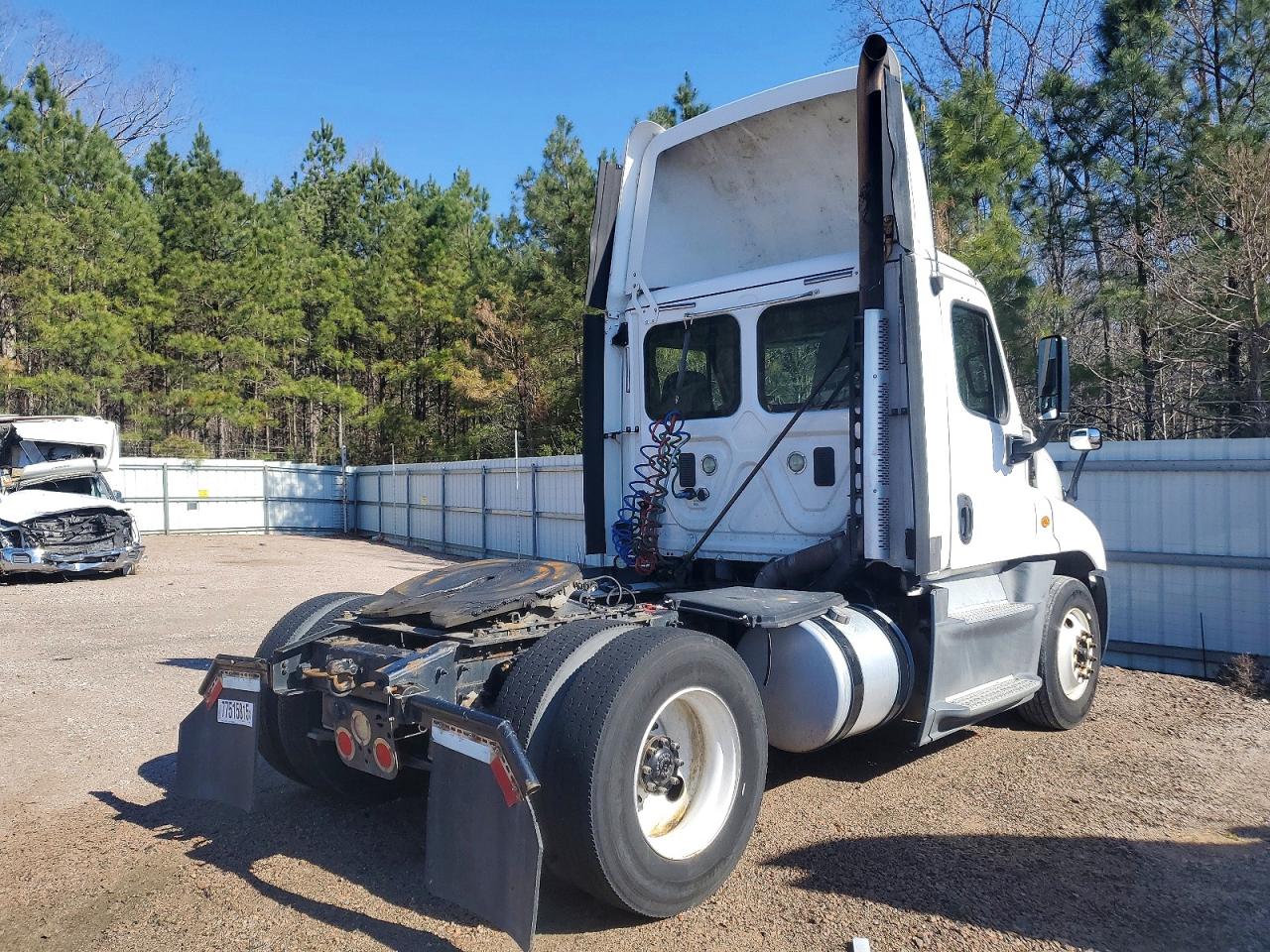 Freightliner Cascadia 1