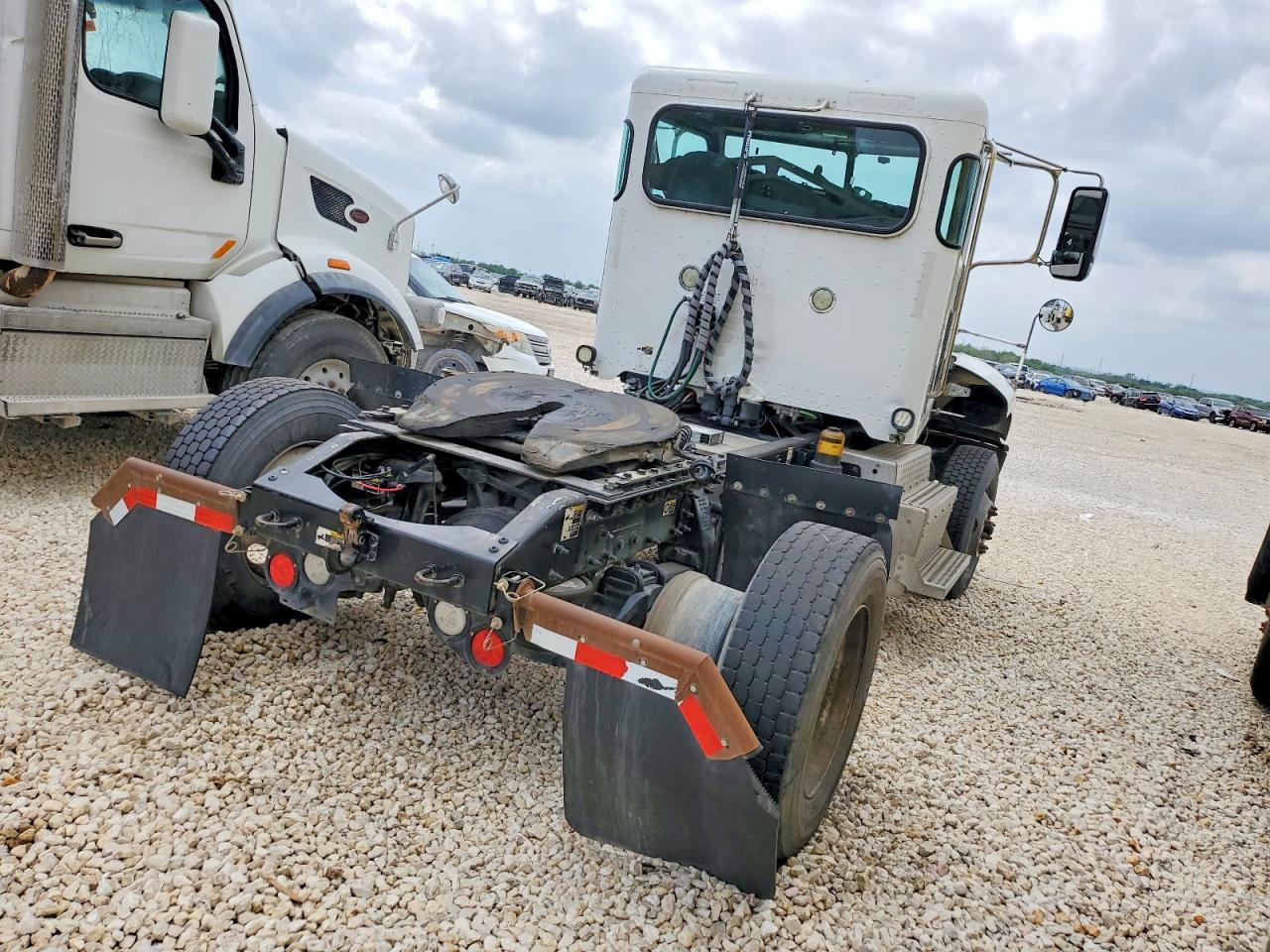 Peterbilt 348