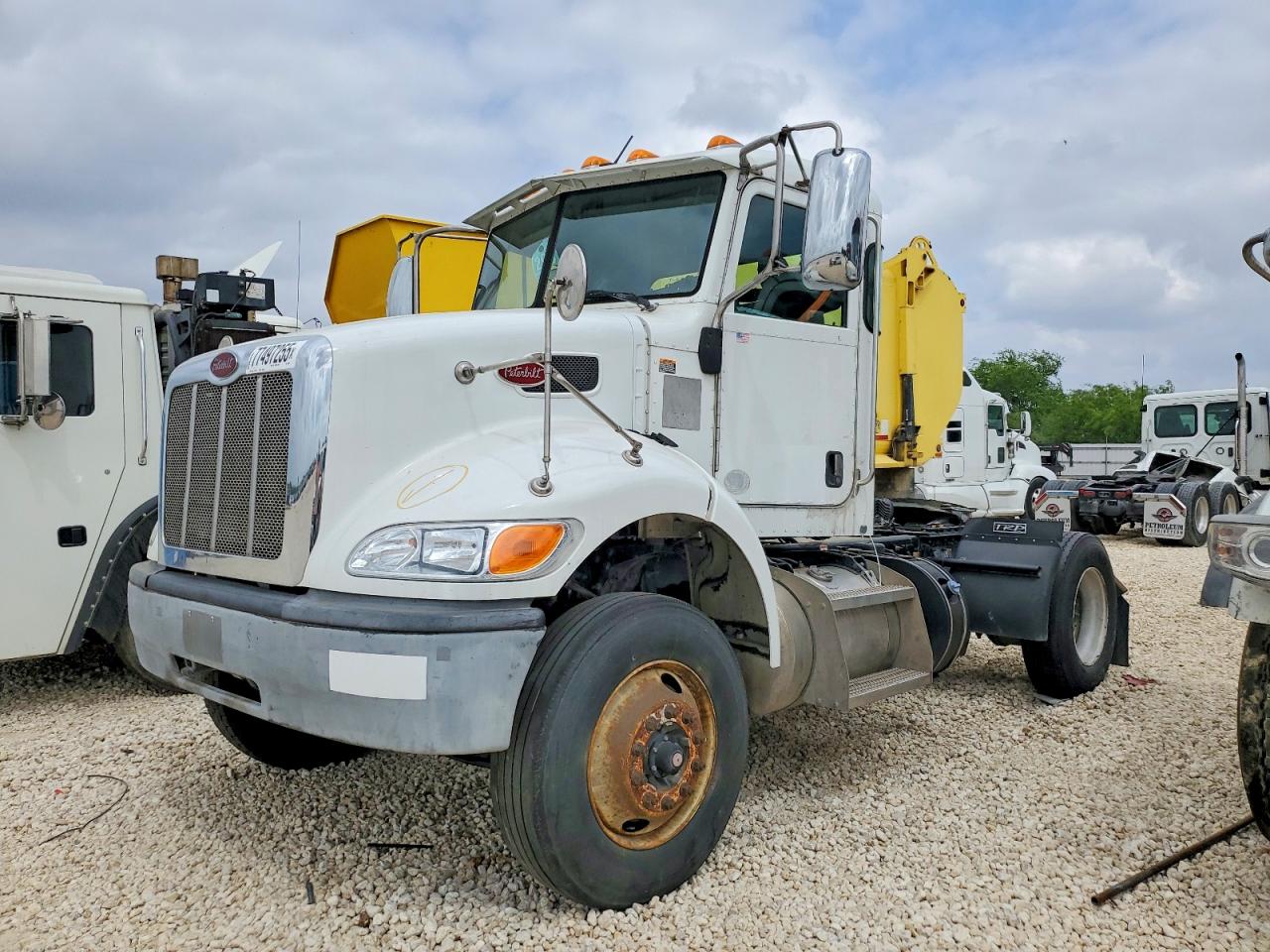 Peterbilt 348