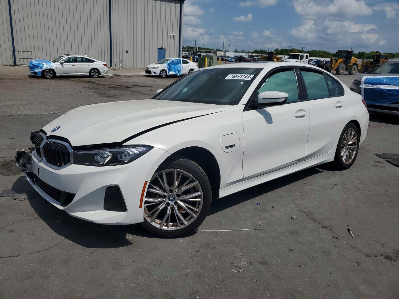 Salvage BMW 3 Series Image