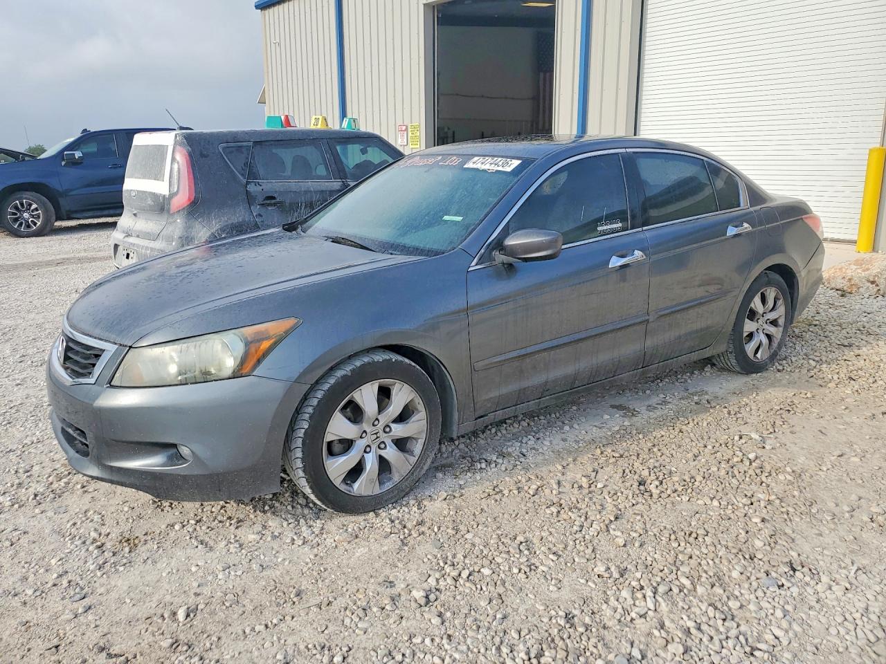 Salvage Honda Accord Image