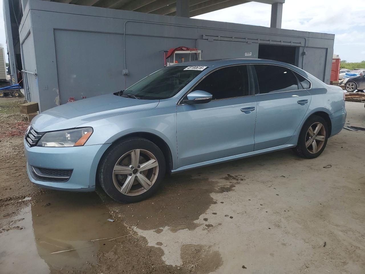 Salvage Volkswagen Passat Image