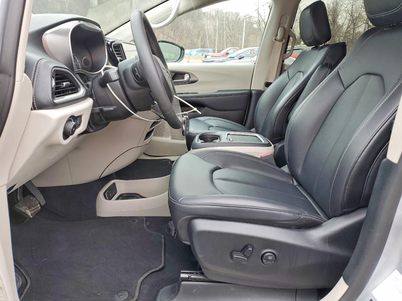 Chrysler Pacifica Hybrid Select
