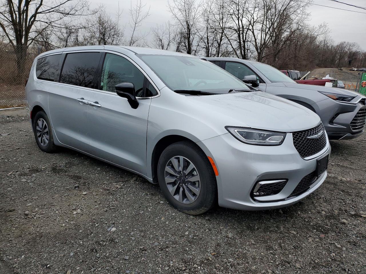 Chrysler Pacifica Hybrid Select