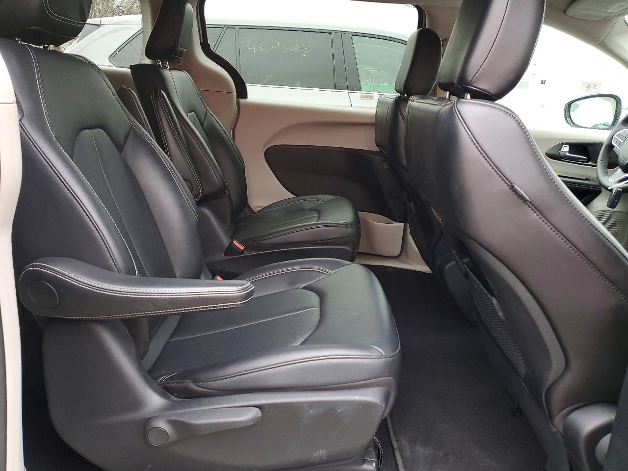 Chrysler Pacifica Hybrid Select