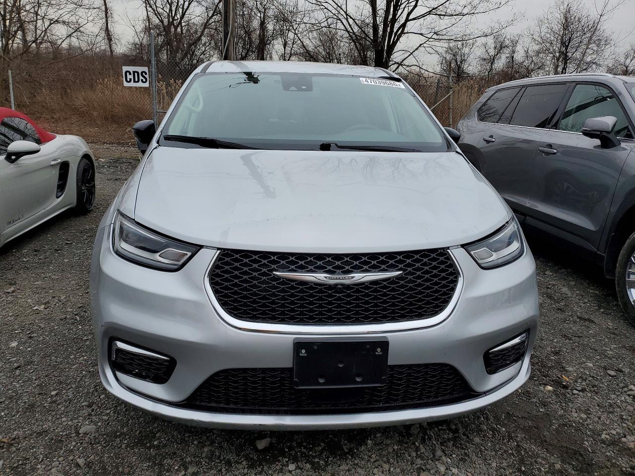 Chrysler Pacifica Hybrid Select