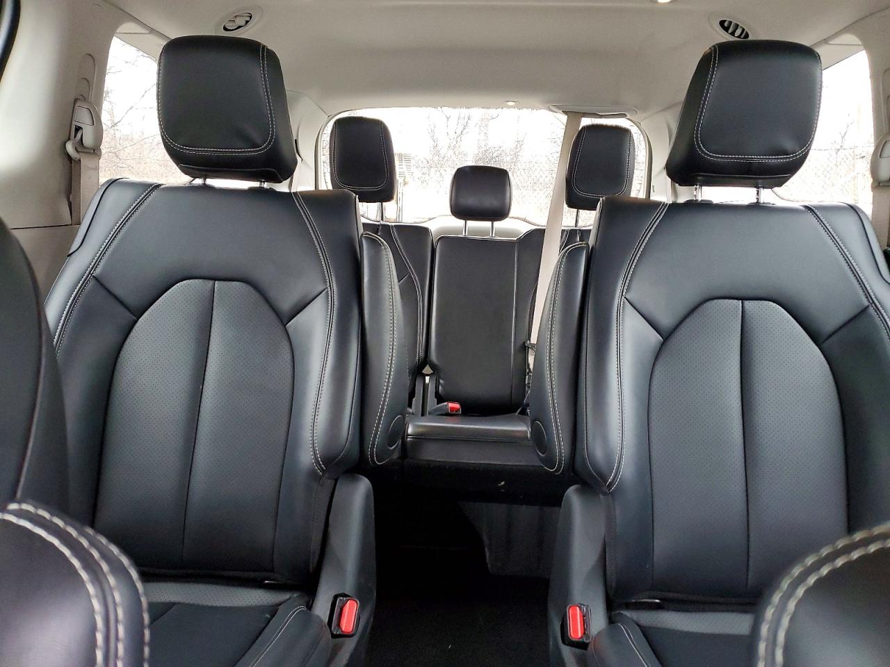 Chrysler Pacifica Hybrid Select