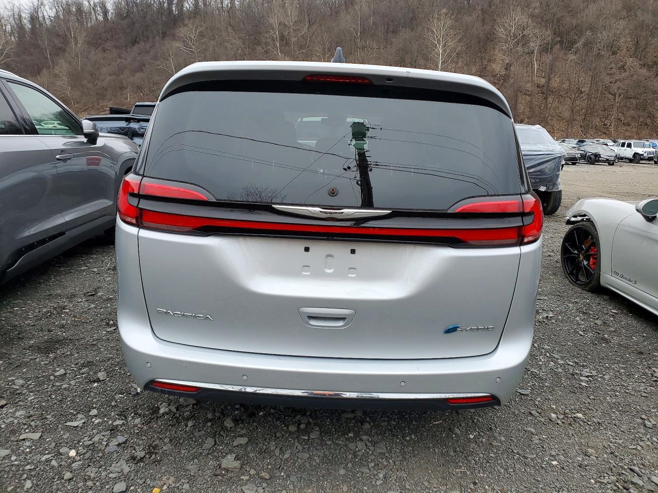 Chrysler Pacifica Hybrid Select
