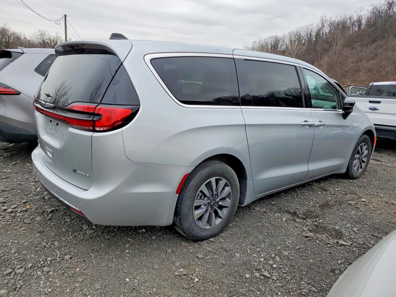 Chrysler Pacifica Hybrid Select