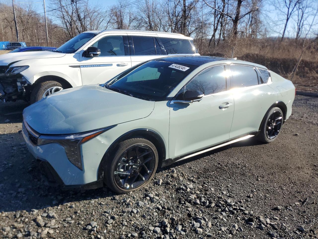Salvage Kia K4 Image