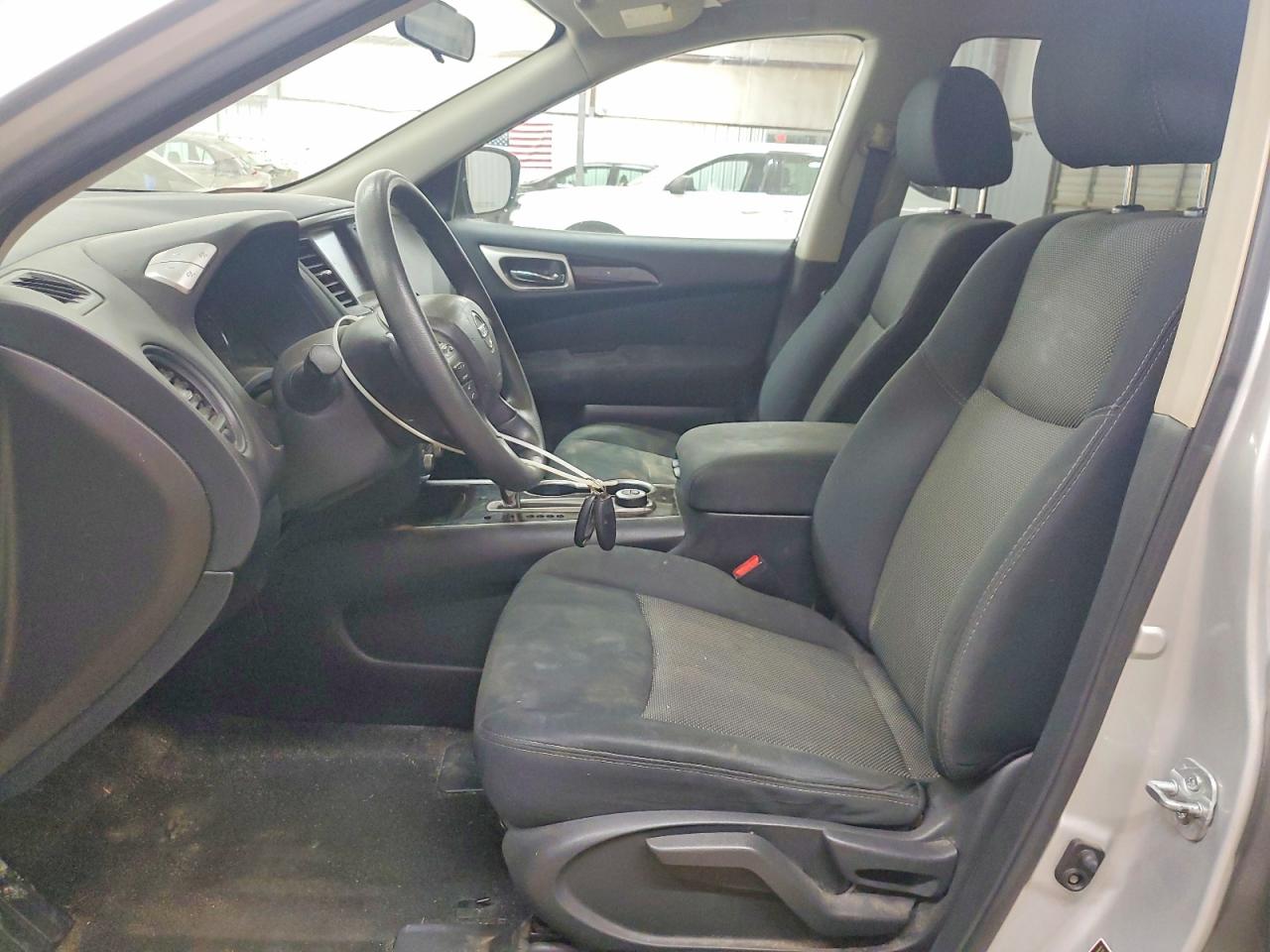 Nissan Pathfinder S
