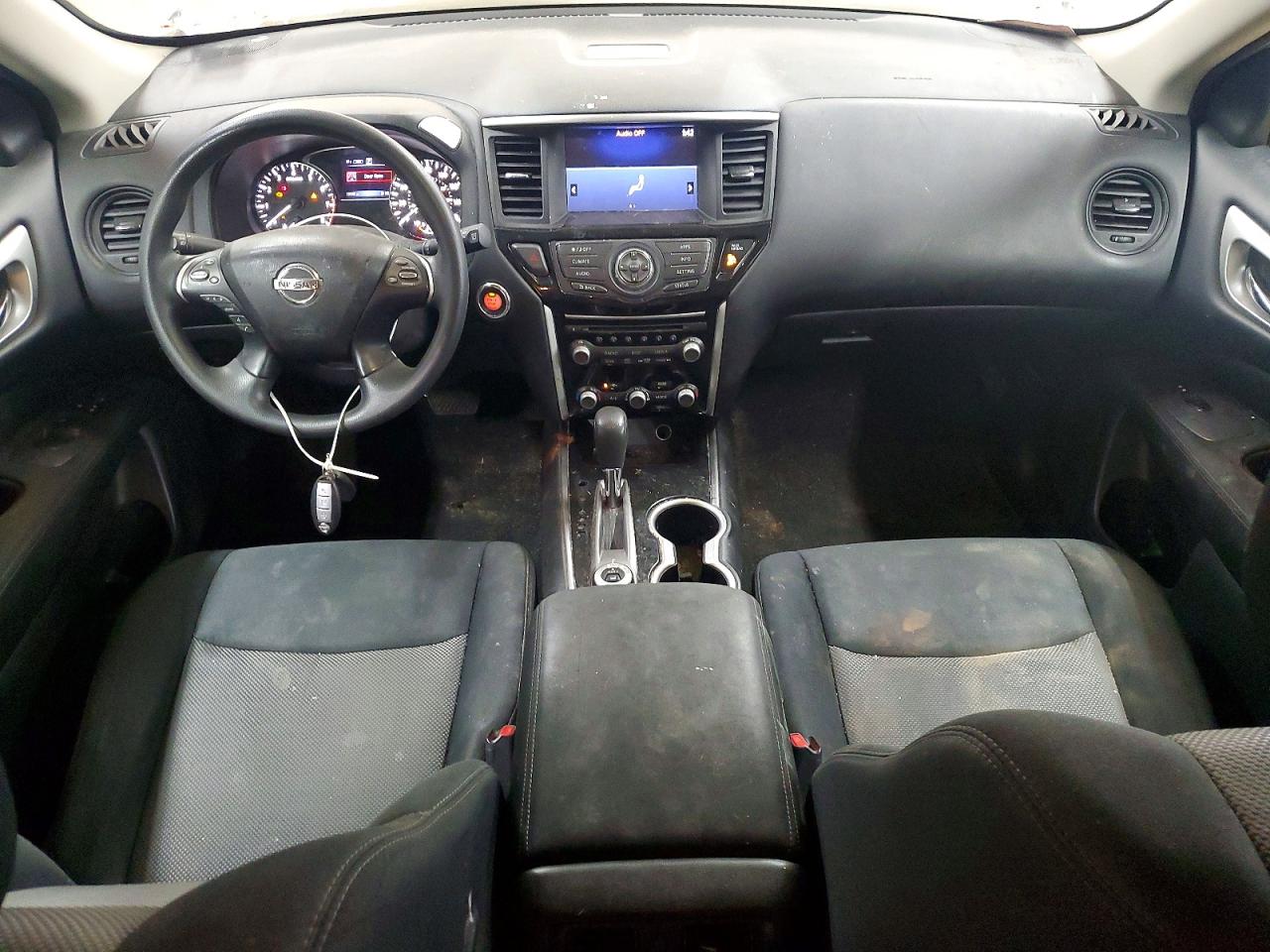 Nissan Pathfinder S