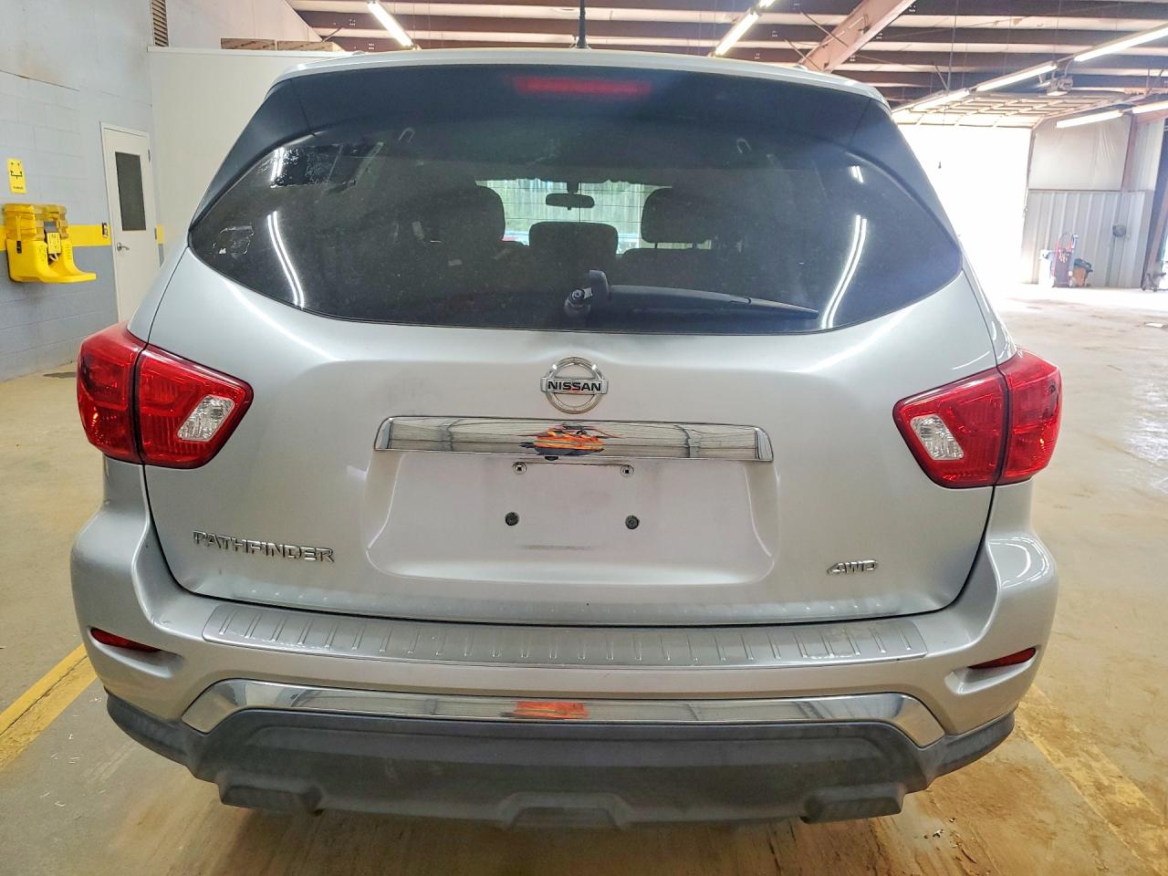 Nissan Pathfinder S
