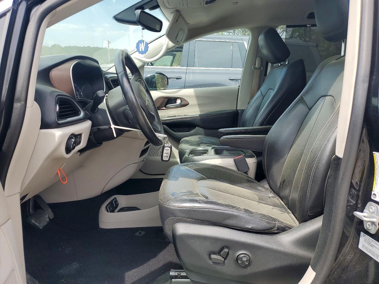 Chrysler Pacifica Touring L