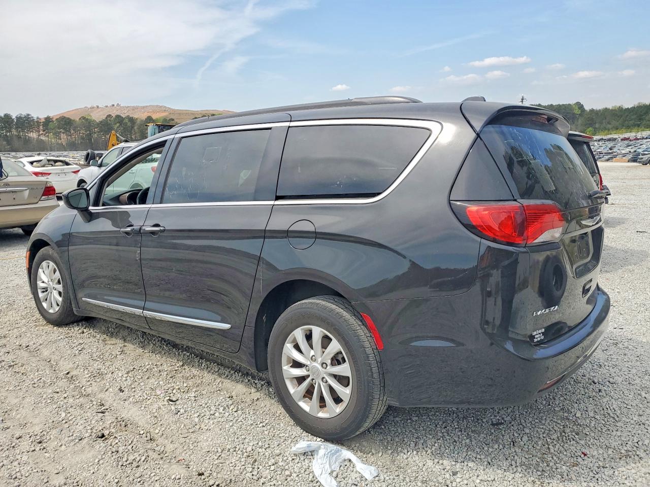 Chrysler Pacifica Touring L