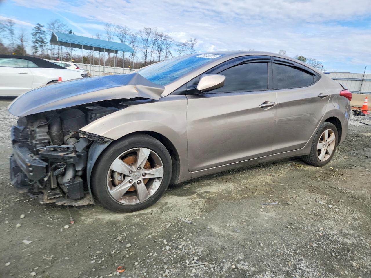 Salvage Hyundai ELANTRA Image