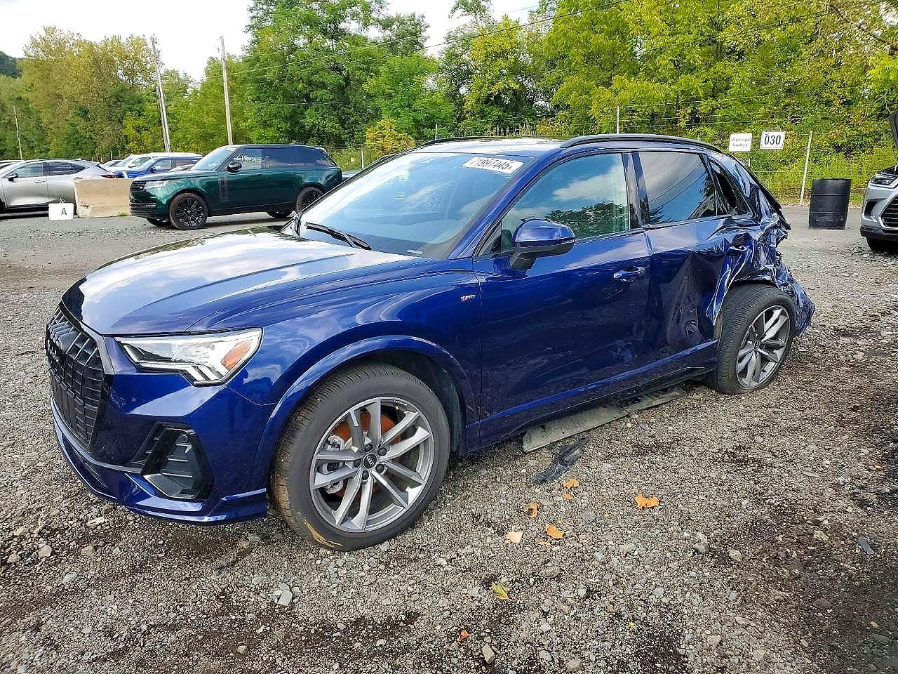 Salvage Audi Q3 Image
