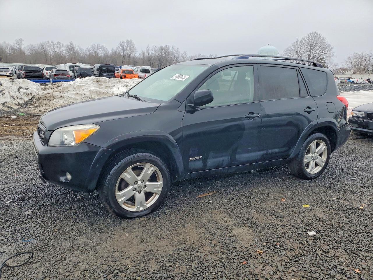 Salvage Toyota RAV4 Image
