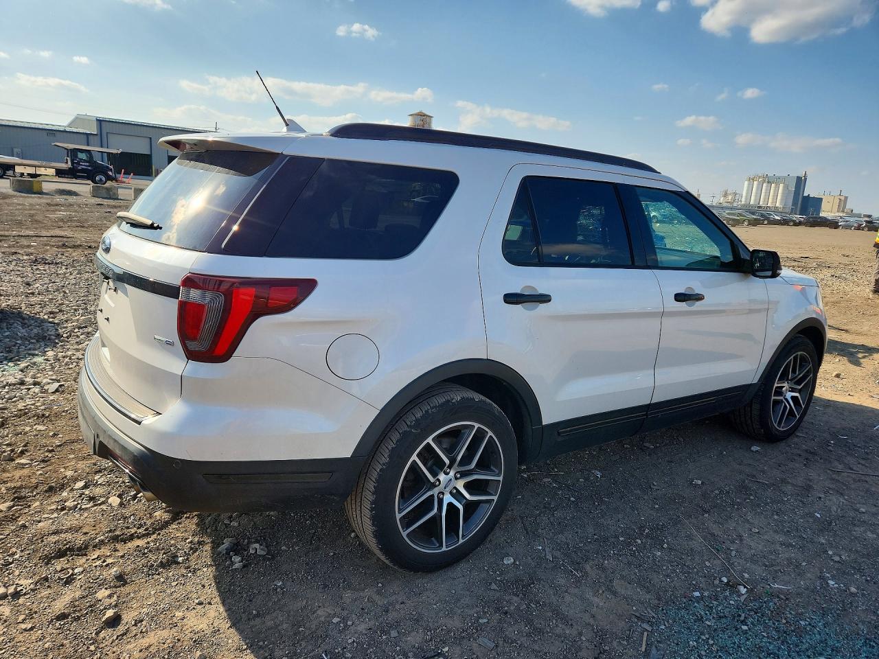 Ford Explorer Sport