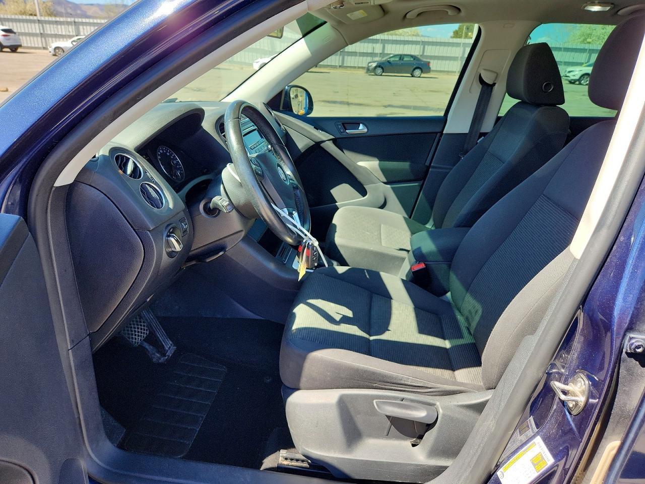 Volkswagen Tiguan S