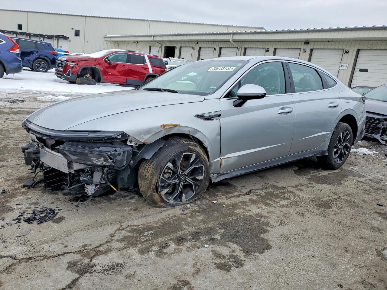 Salvage Hyundai SONATA Image