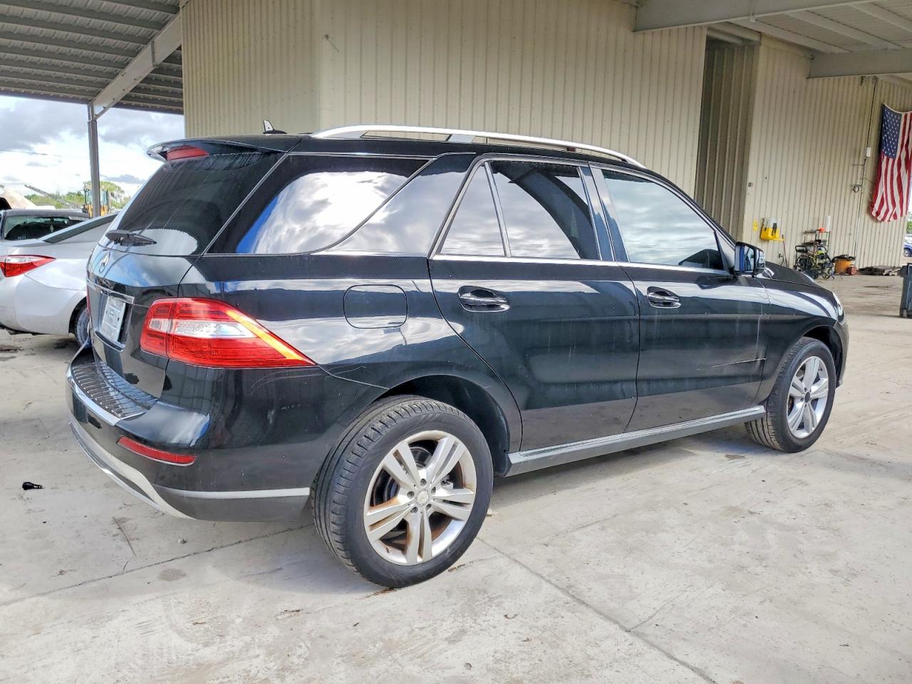 Mercedes-Benz M-Class 350