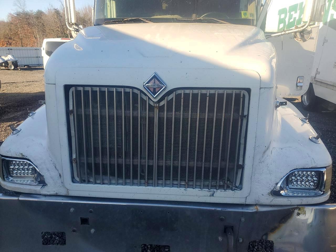International 9400 9400i