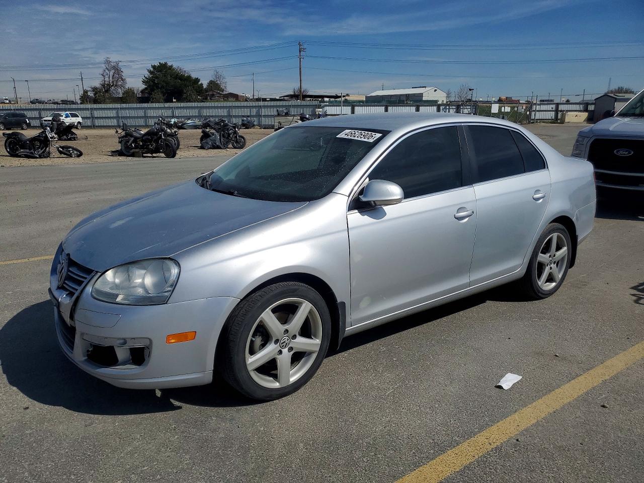 Salvage Volkswagen Jetta Image