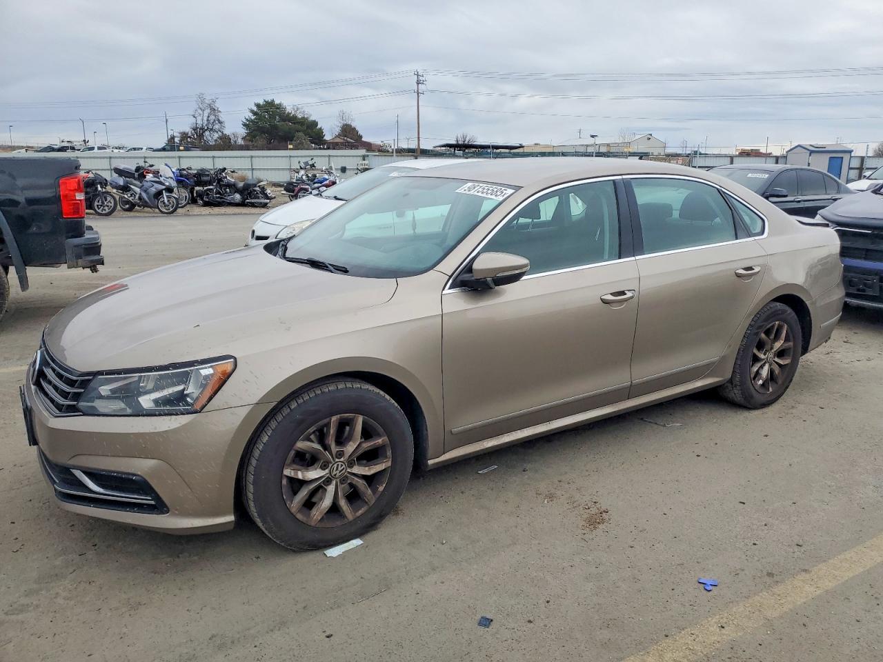 Salvage Volkswagen Passat Image