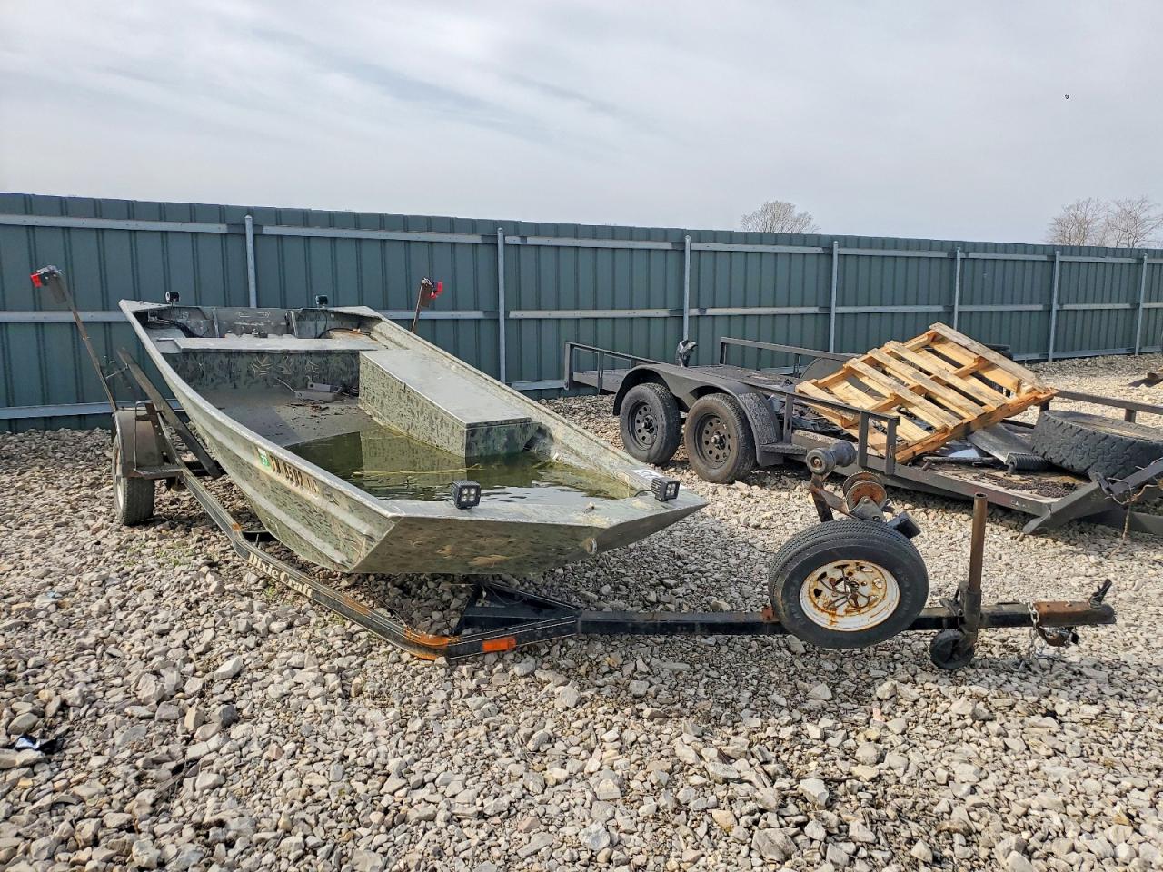 Salvage Boat Boat Image