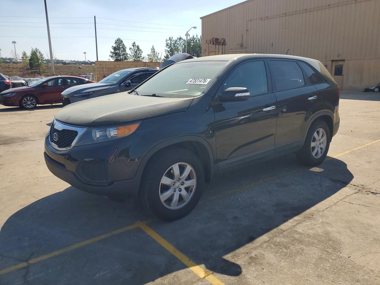 Salvage Kia Sorento Image
