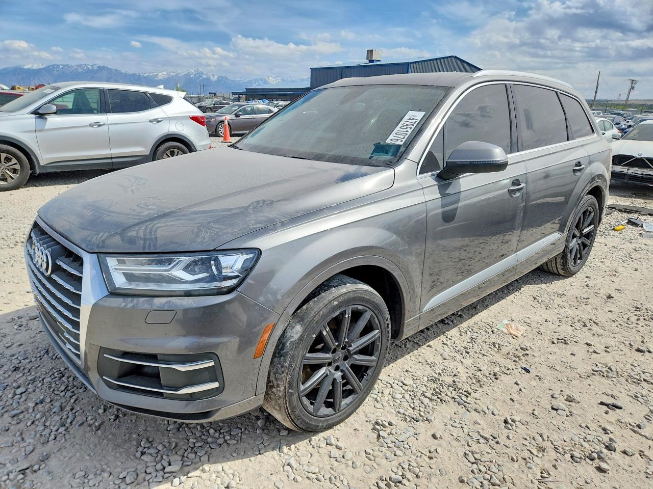 Salvage Audi Q7 Image
