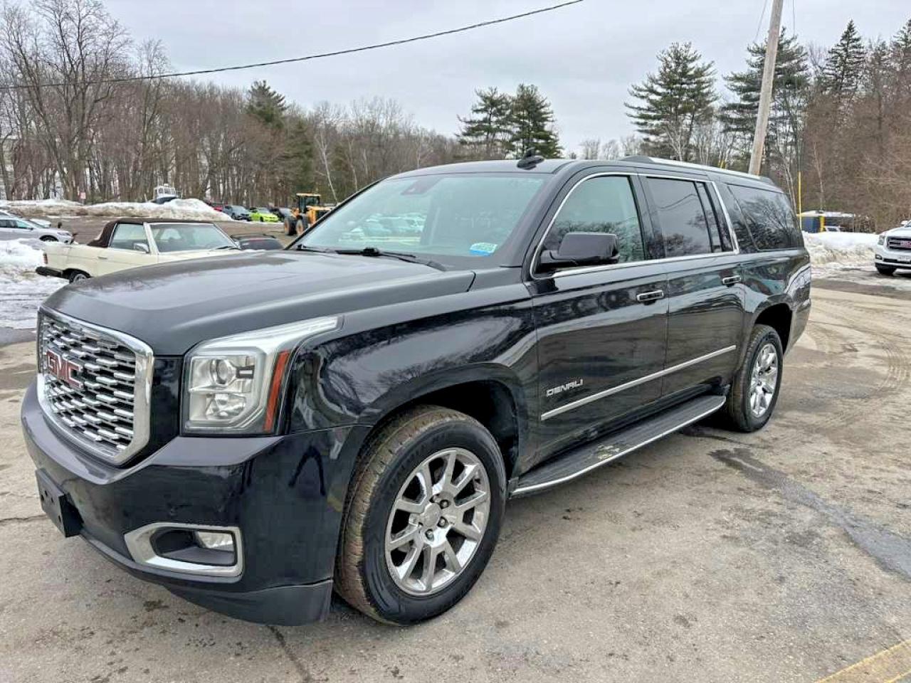 Salvage GMC Yukon Image