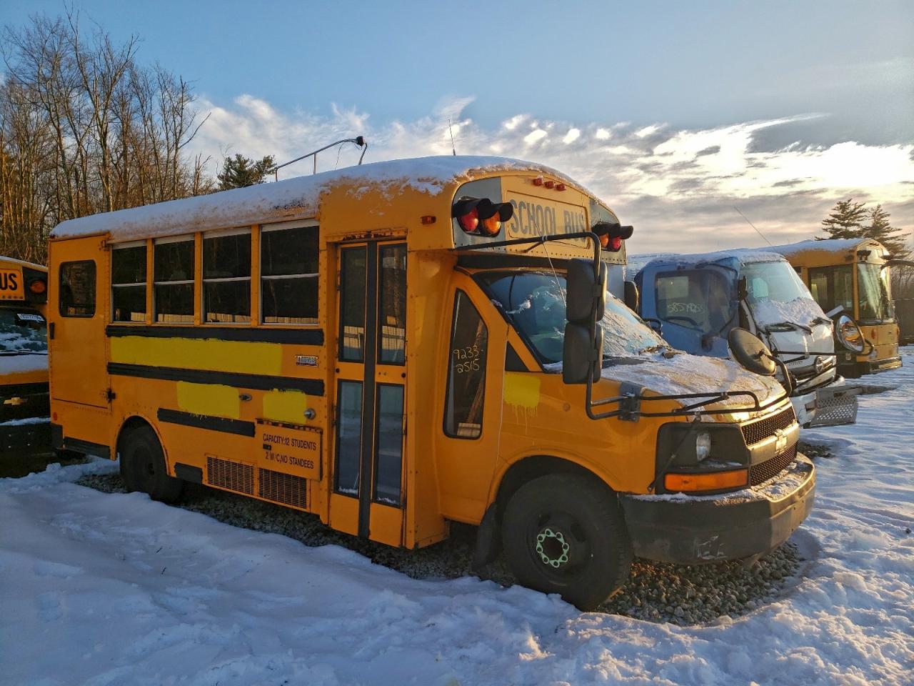 Salvage Chevrolet Express Image