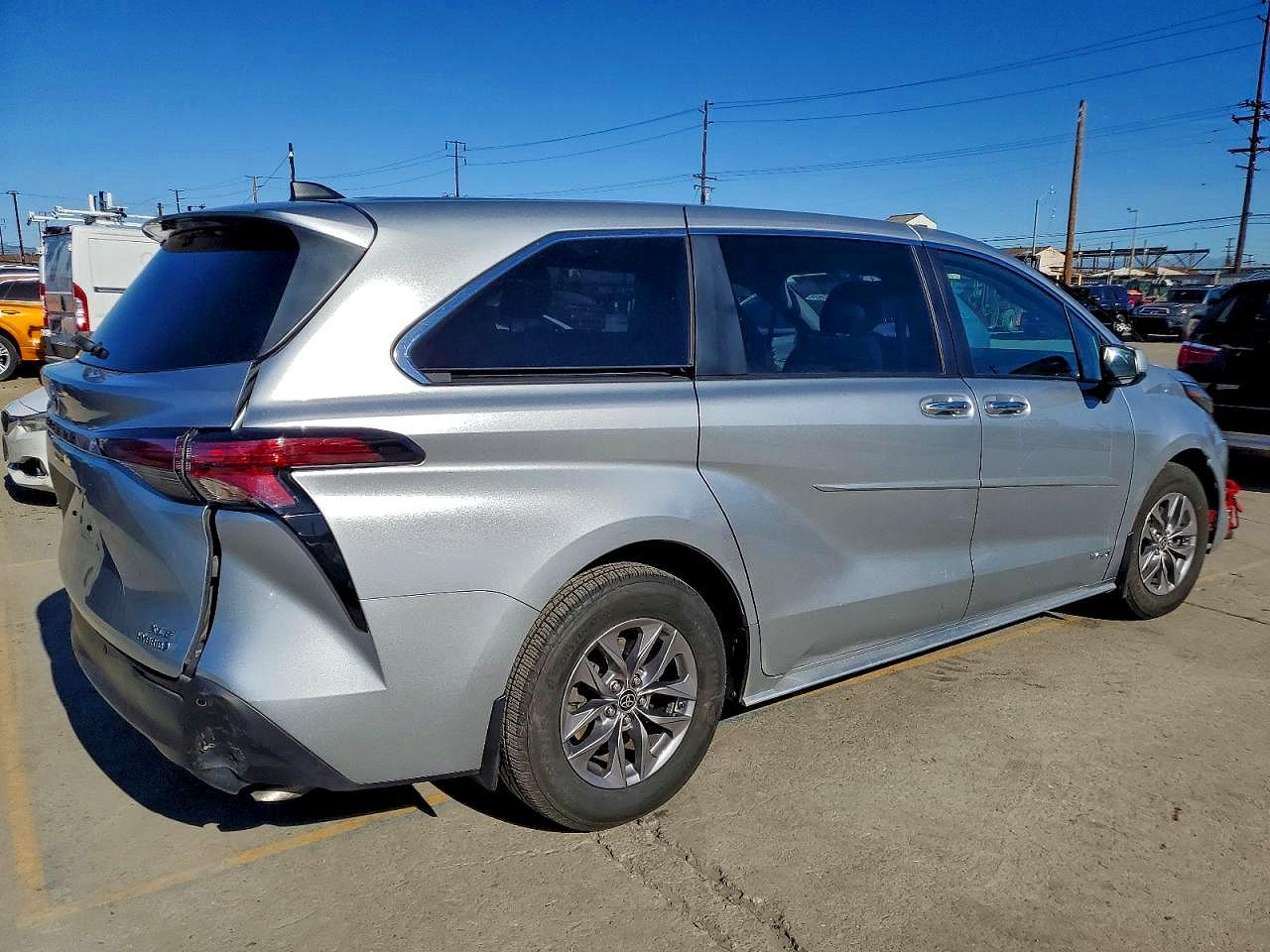 Toyota Sienna Xle 8-passenger