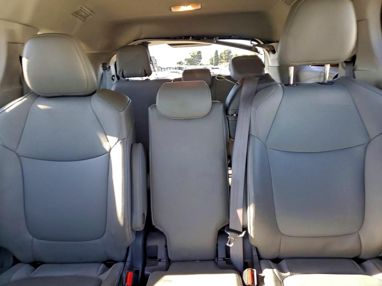 Toyota Sienna Xle 8-passenger