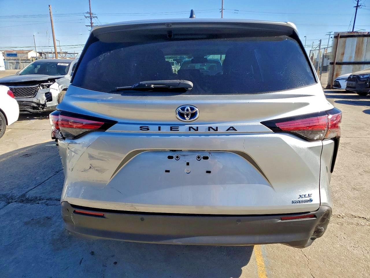Toyota Sienna Xle 8-passenger