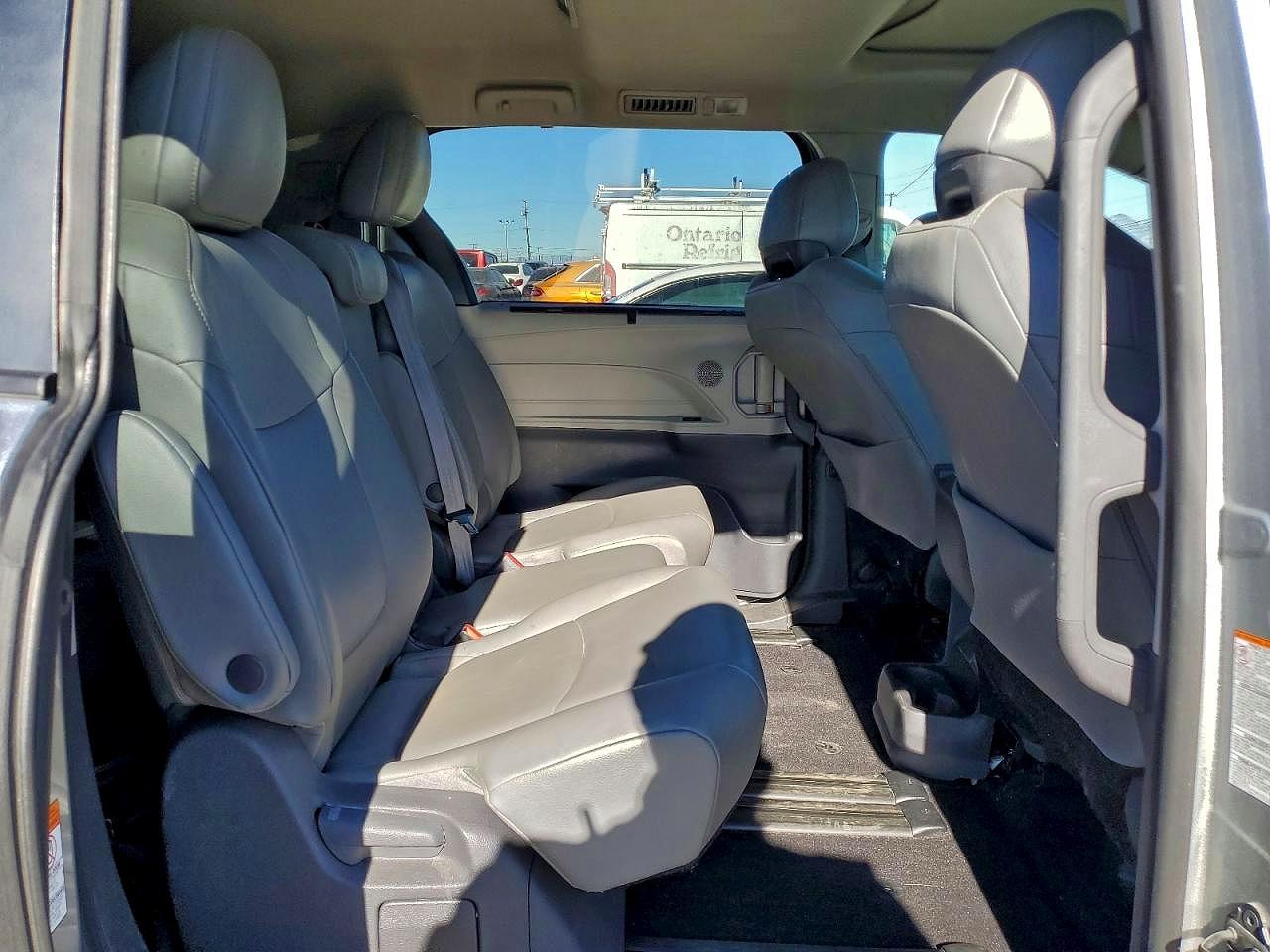Toyota Sienna Xle 8-passenger