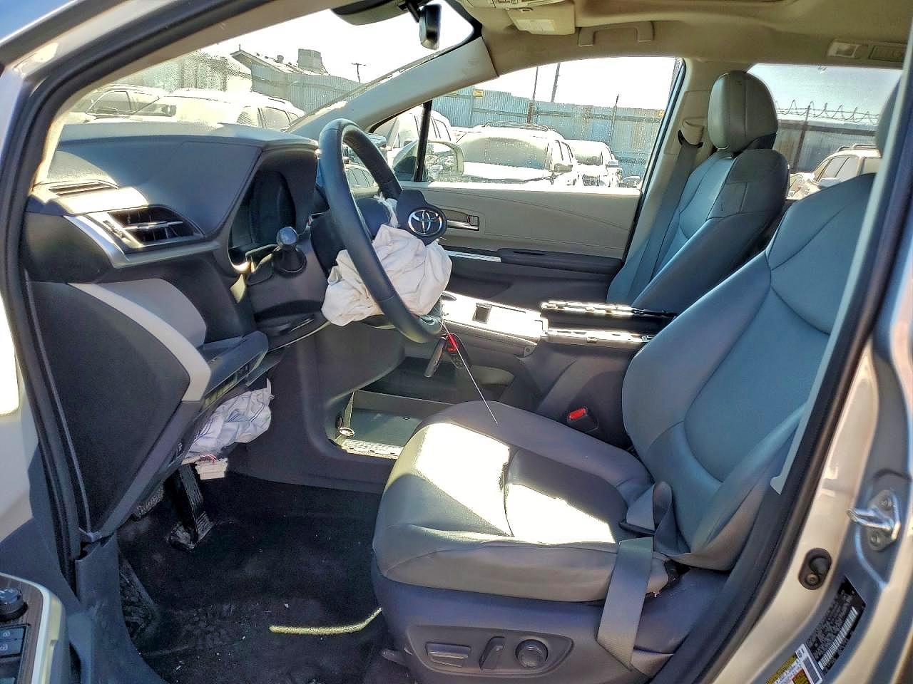 Toyota Sienna Xle 8-passenger
