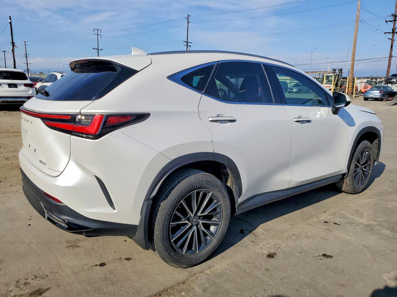 Lexus NX Base