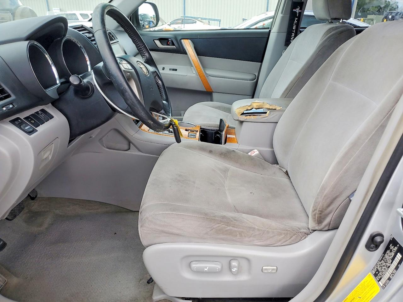 Toyota Highlander Base