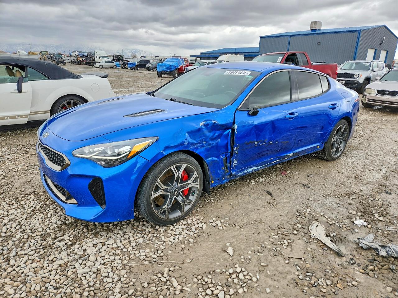 Salvage Kia Stinger Image