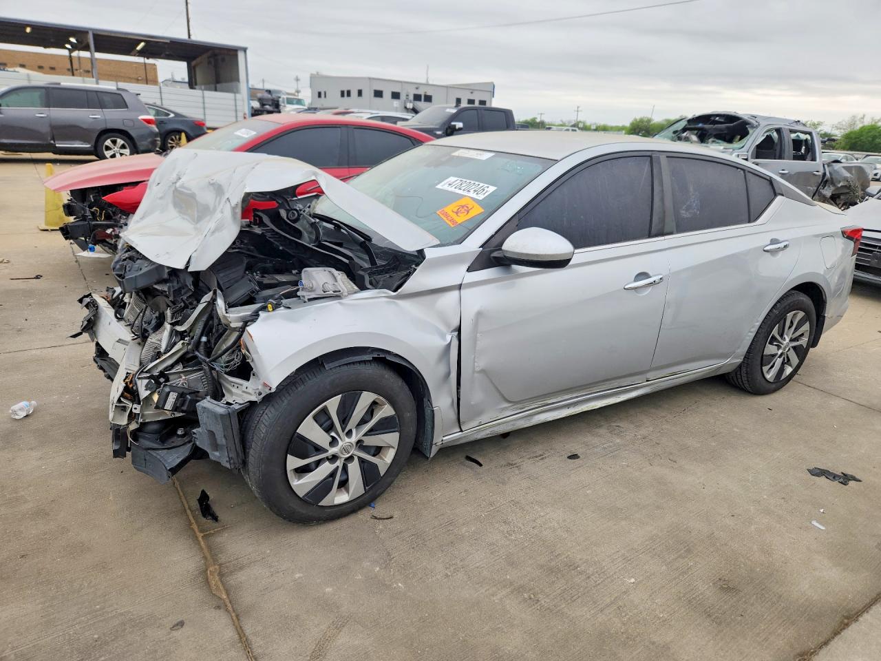 Salvage Nissan Altima Image